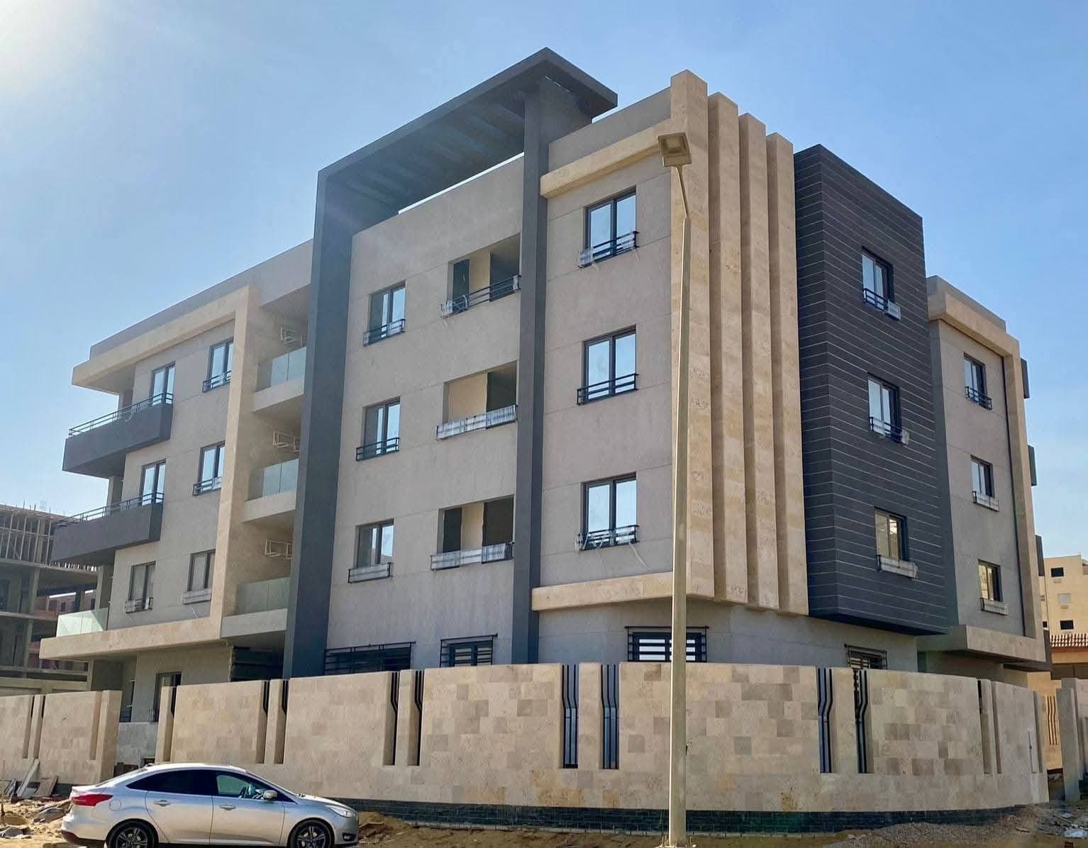 من المالك مباشرة شقة 225 متر بالحي الثامن بيت الوطن.