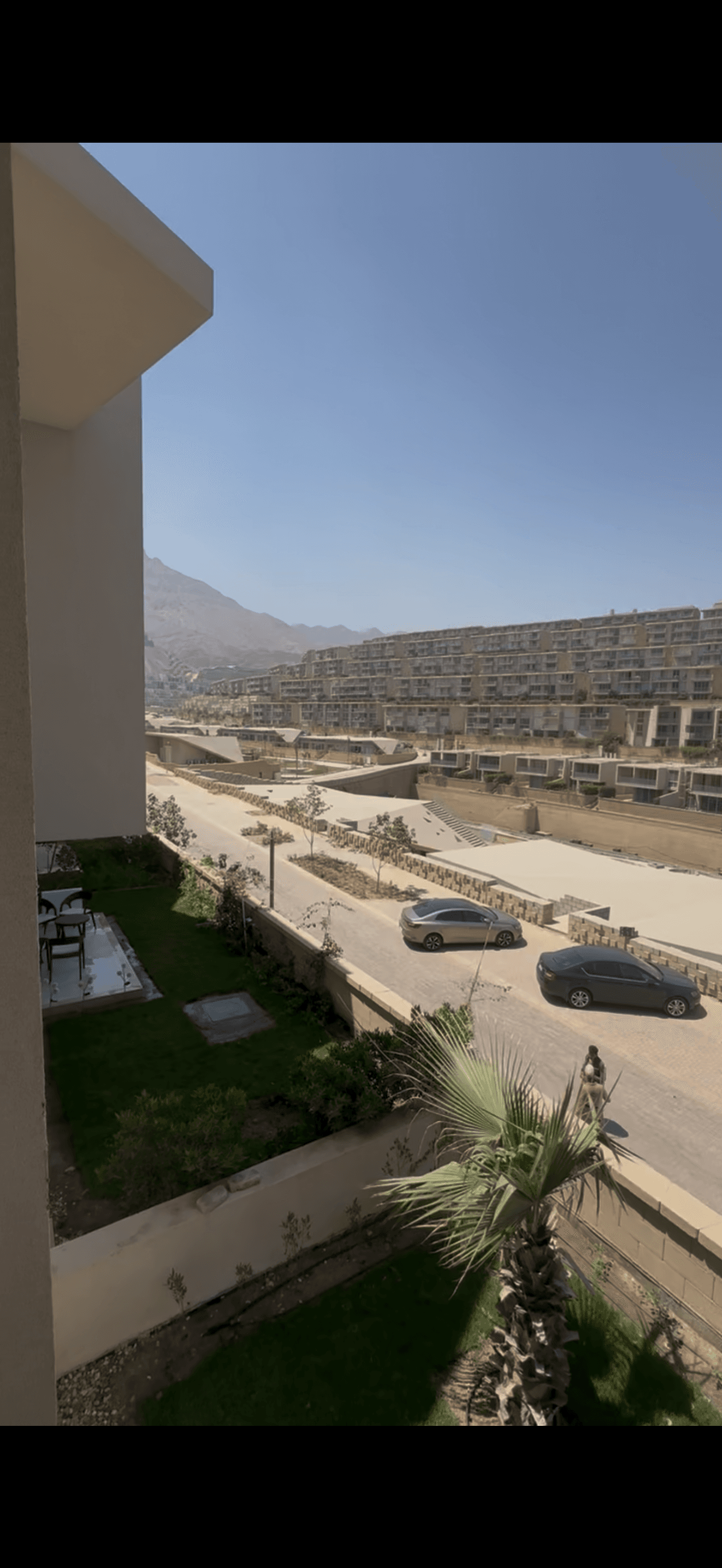 شقة للبيع في مونت جلالة بإطلالة مباشرة على اللاجون والبحر – 3 غرف