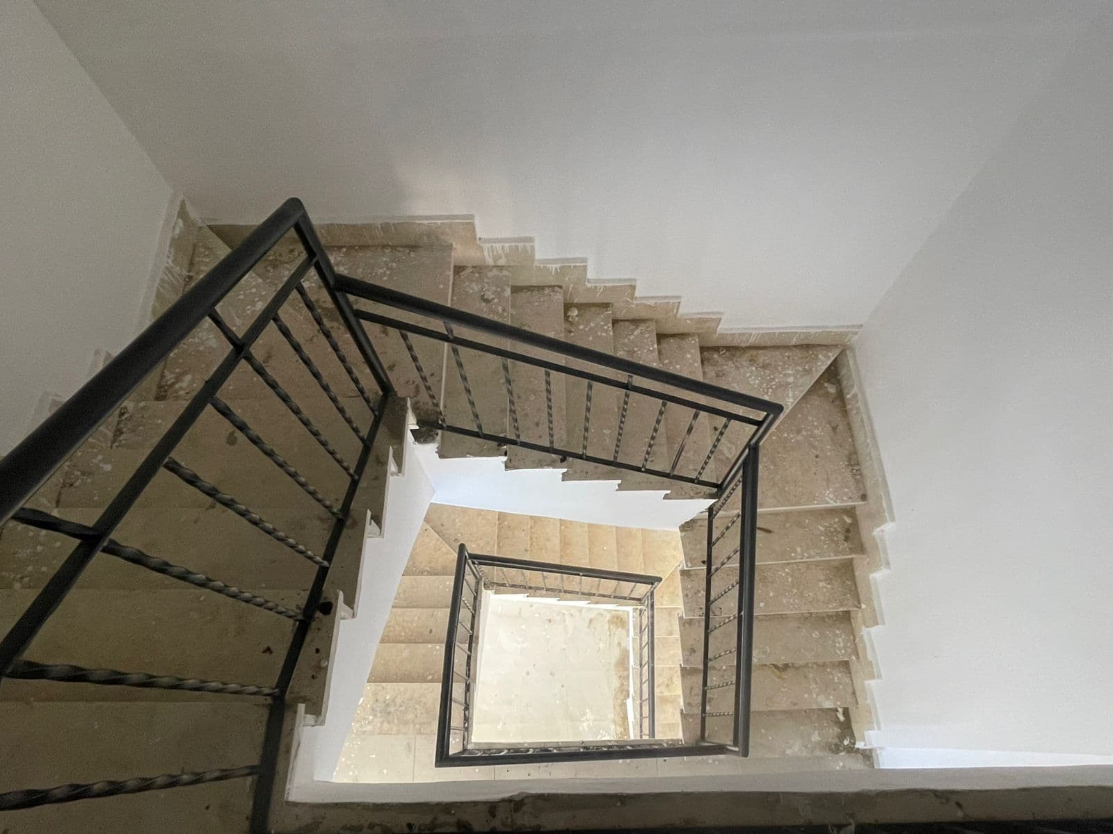 توين هاوس ٢٢٠ متر بالساحل